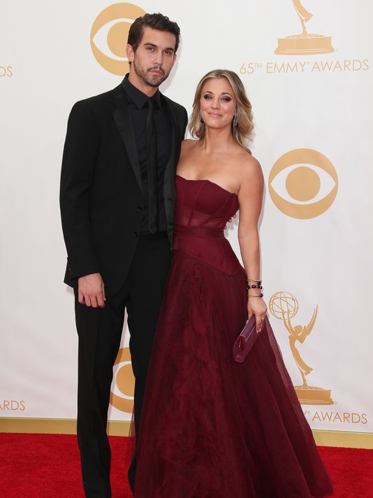 Kaley cuoco wedding dress clearance