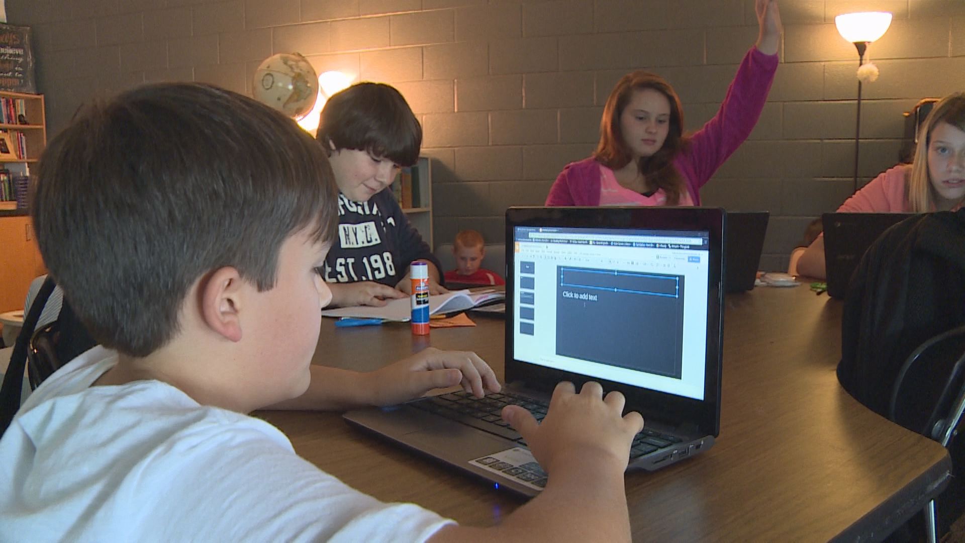 Lenoir City school goes from textbooks to Chromebooks