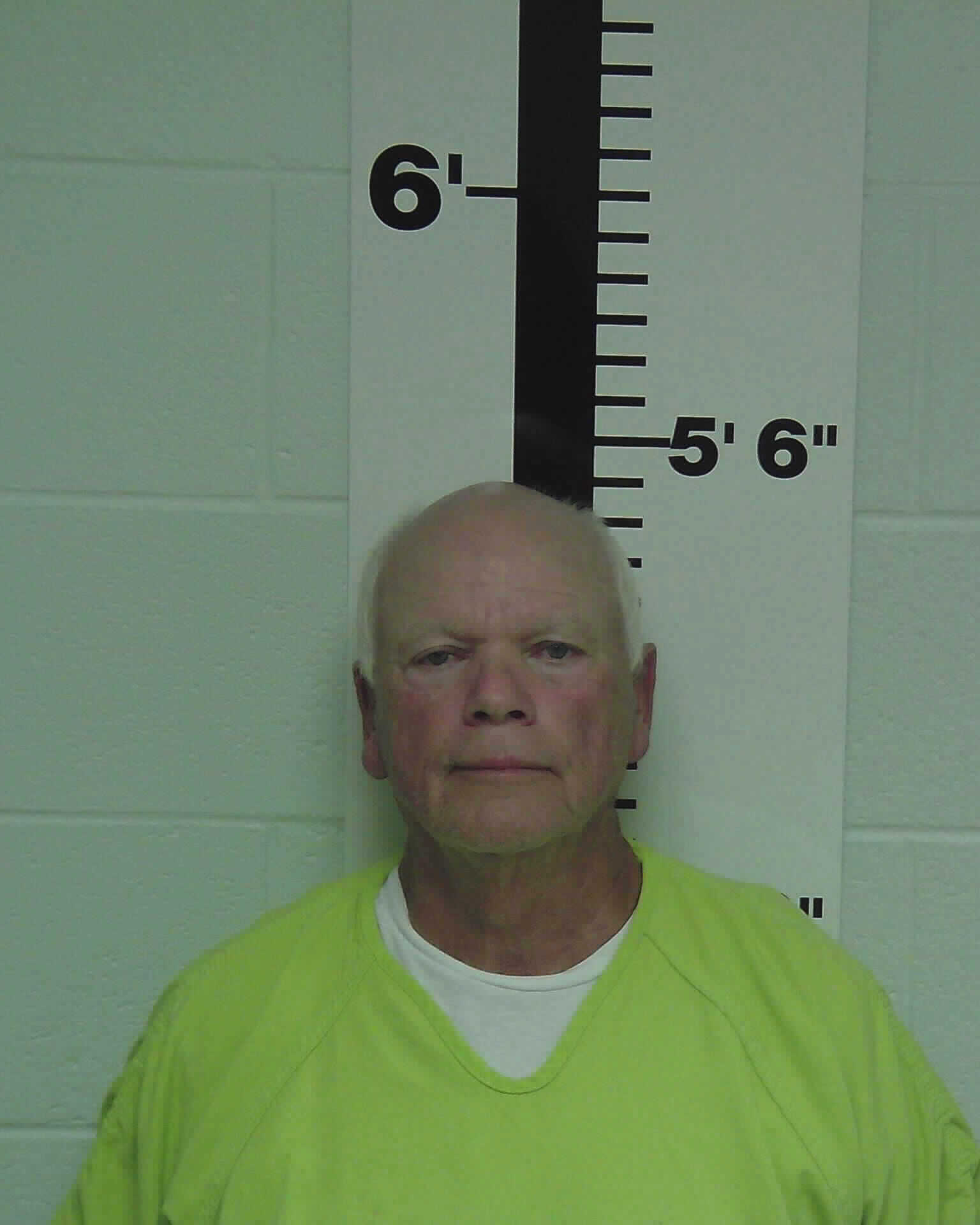 Kenny Chesney's dad charged in golf course assault | wbir.com