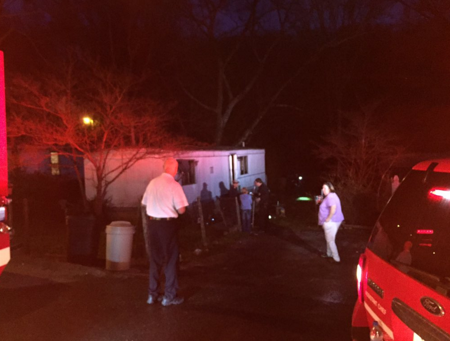 Fire damages South Knoxville mobile home