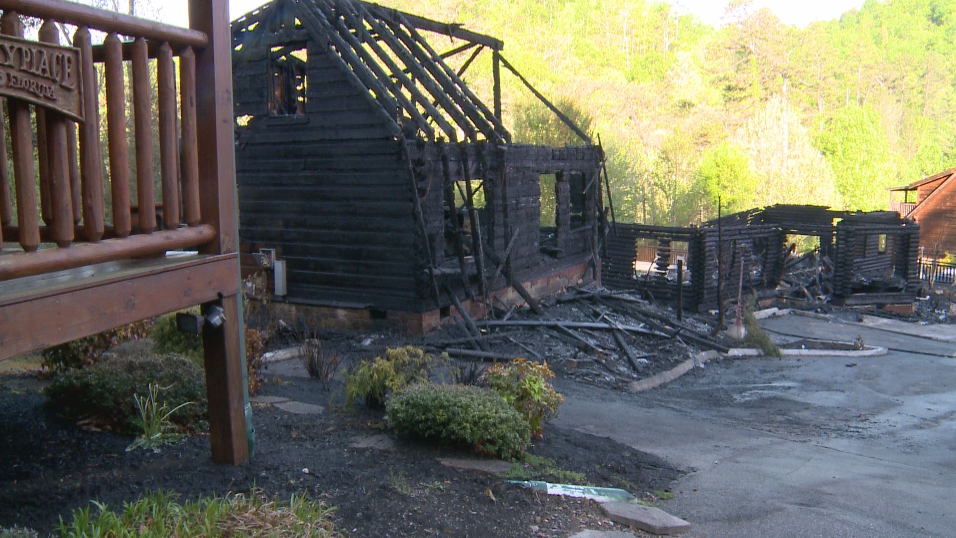 sevier-county-fire-destroys-two-cabins-wbir