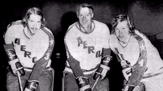 Hockey legend Gordie Howe dies - CHCH