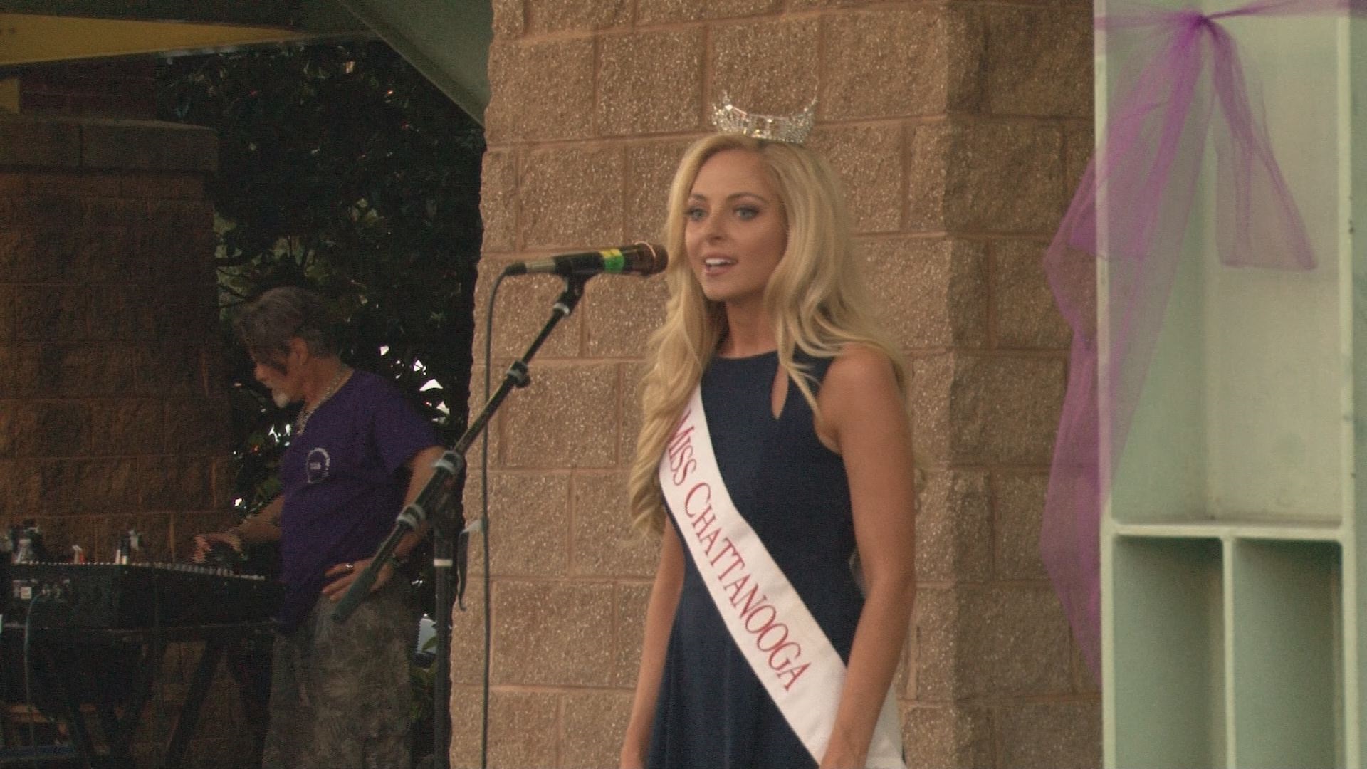 Miss Chattanooga speaks to fight addiction