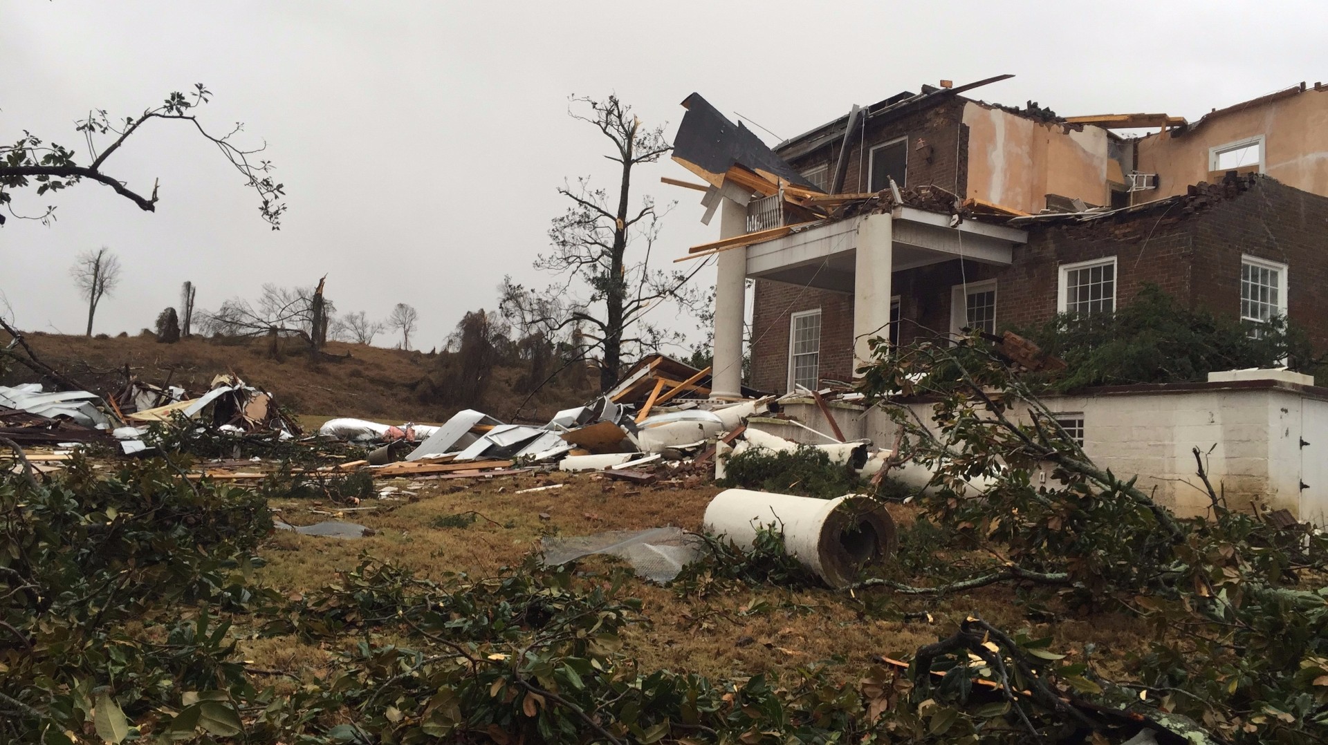 wbir.com | NWS: Tornado hit McMinn County overnight1920 x 1078