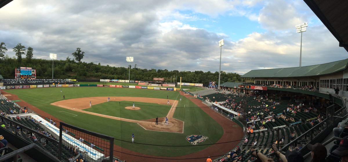 wbir.com | Tennessee Smokies stadium workers prepare for peanut free night